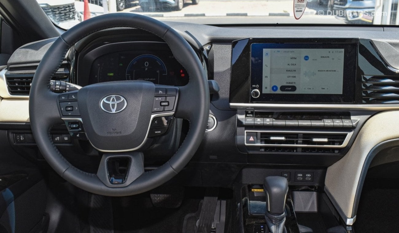 Toyota Camry LE  HEV 2.5L Hybrid