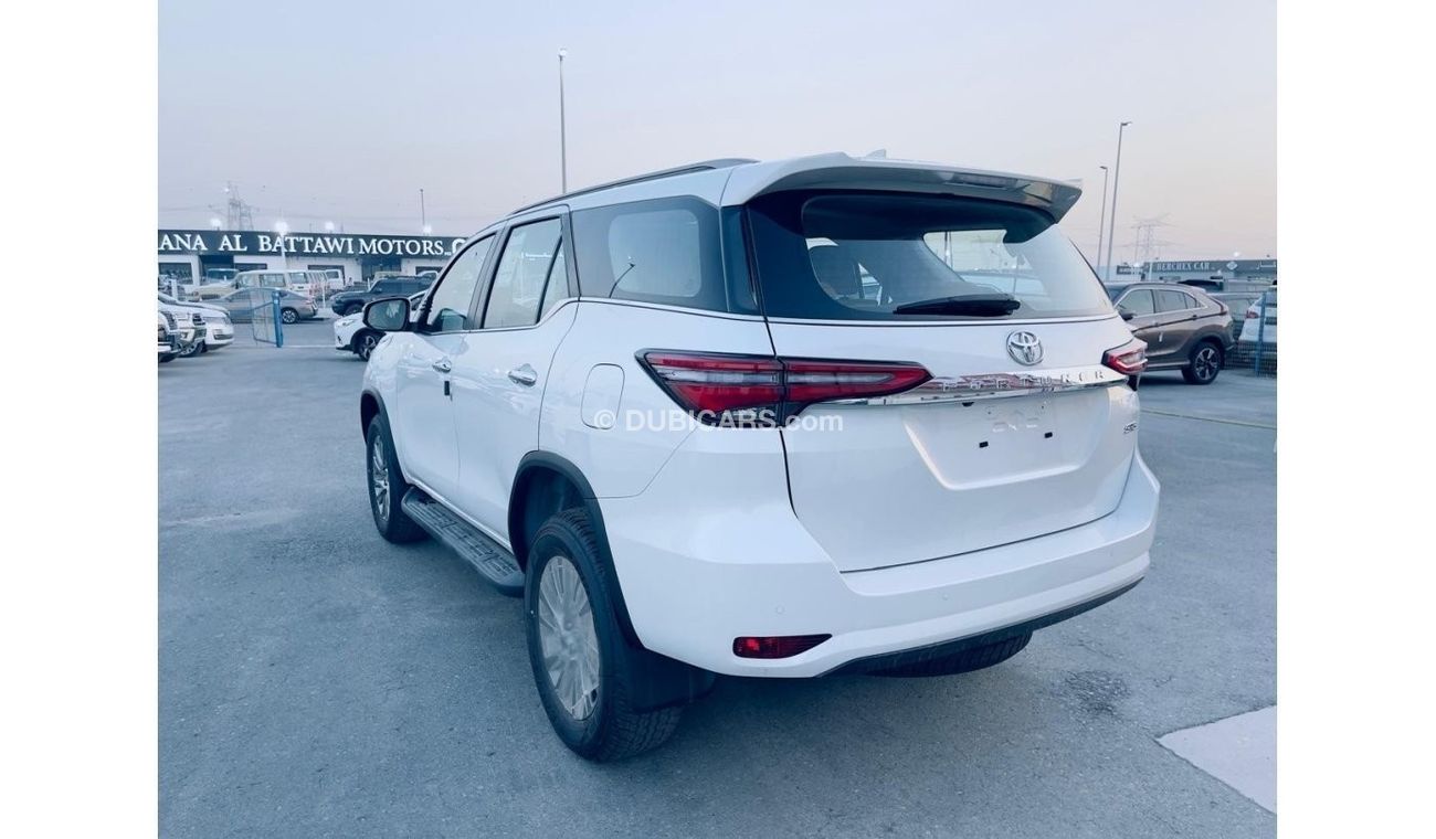 تويوتا فورتونر TOYOTA FORTUNER 2.8L DIESEL 4WD SR5 2024 MODEL (with radar and 360 degree cameras)