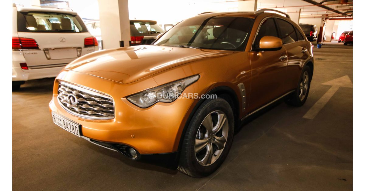 Infiniti FX35 for sale: AED 52,000. Gold, 2009