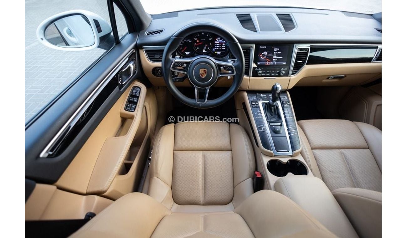 بورش ماكان Std 2.0L (252 HP) Porsche Macan 2018 GCC under Warranty with Flexible Down-Payment.