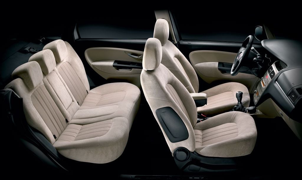 فيات لينيا interior - Seats