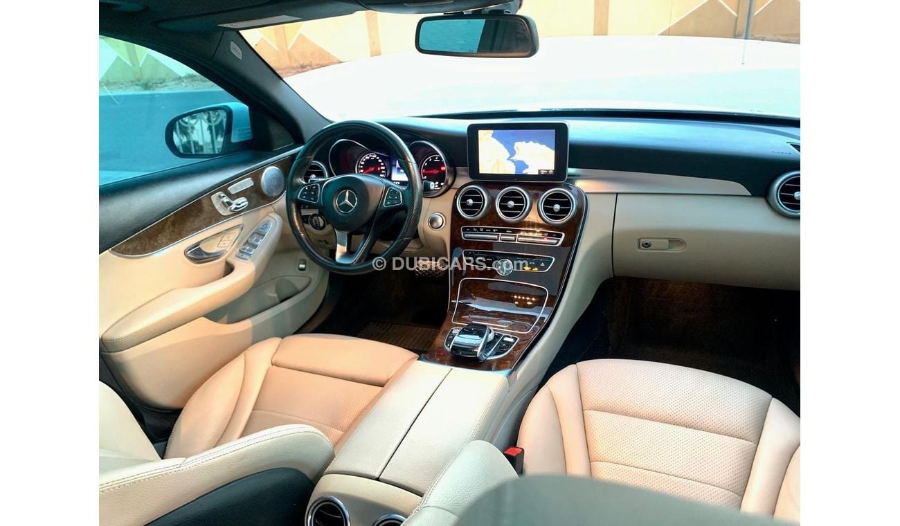 Mercedes-Benz C 300 Mercedes C300 clean title , Top Option ، Canadian Specs.