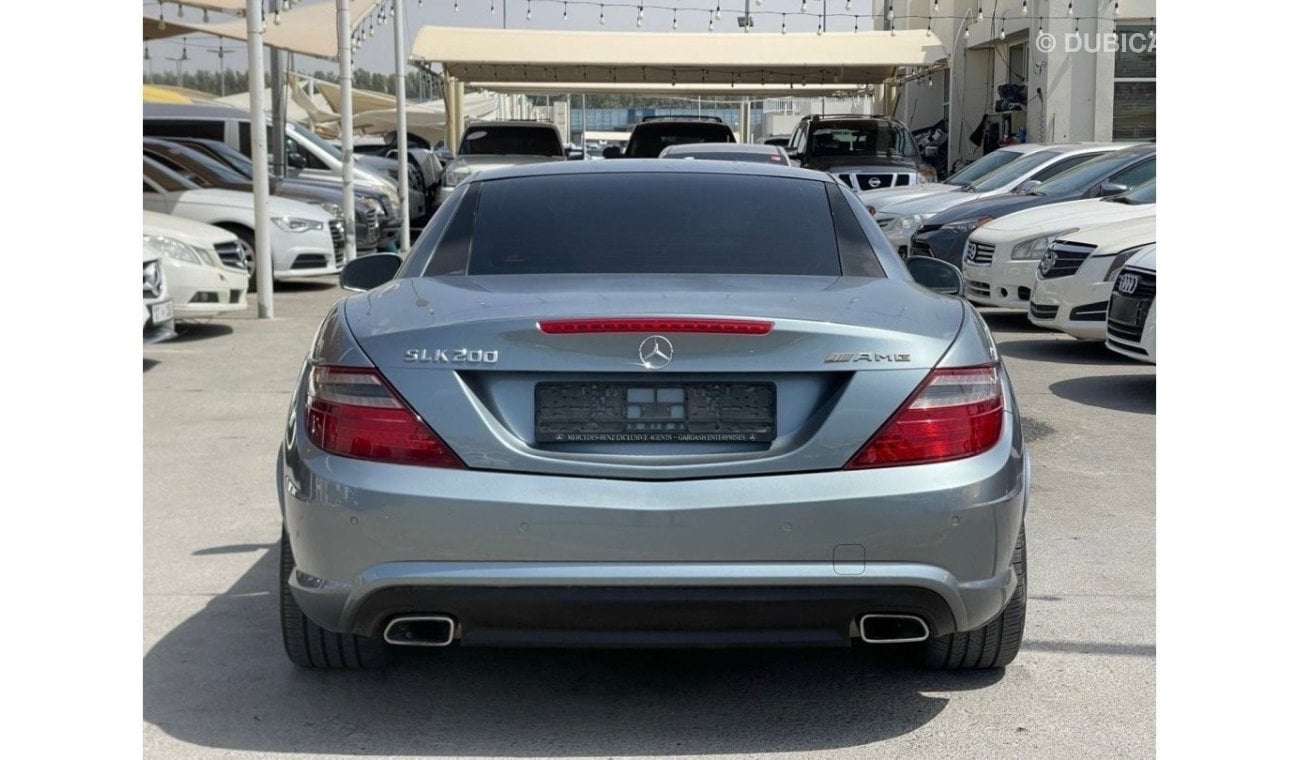 مرسيدس بنز SLK 200 Std موديل 2012 ، خليجي ، فل اوبشن ، 4 سلندر ، ناقل حركة اوتوماتيك ، جتري ، بحالة ممتازة ، عداد المسا