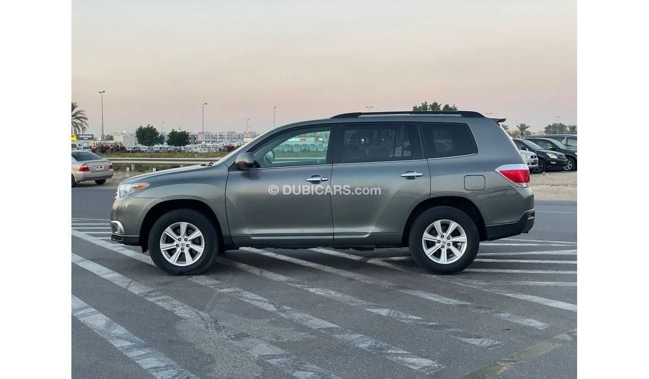 تويوتا هايلاندر 2013 Toyota Highlander 3.5L V6 Electric Seats + Rear CAM - 71,400 Mileage