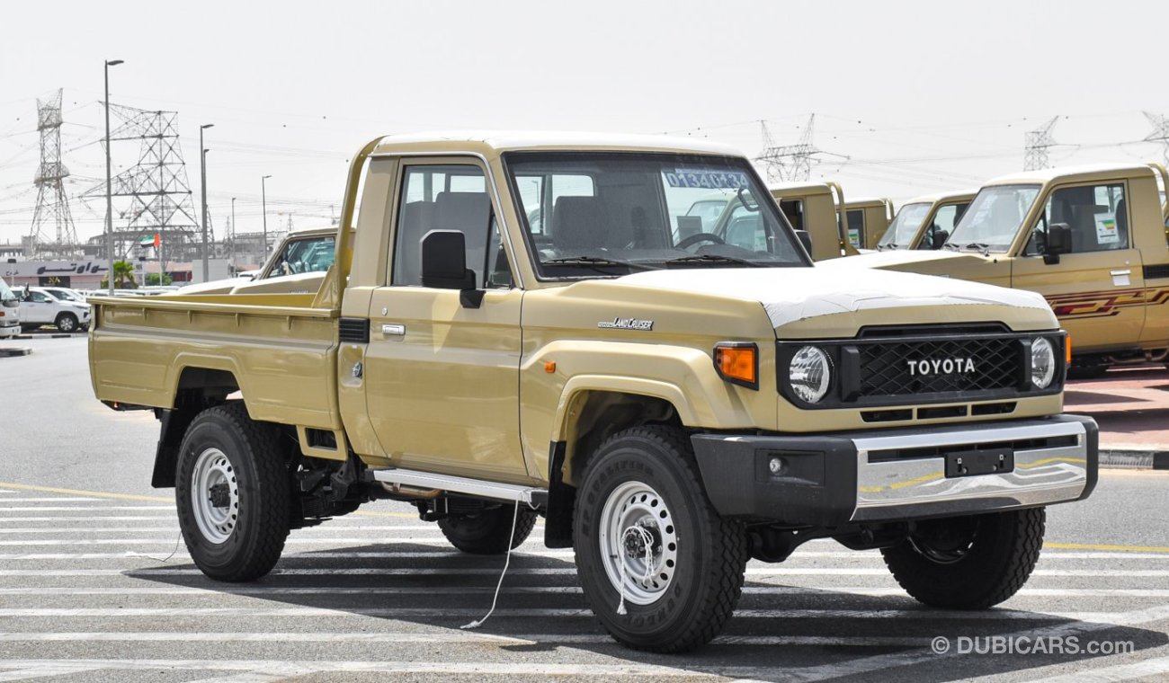 تويوتا لاند كروزر بيك آب 4.0L V6 Petrol Single Cabin  M/T