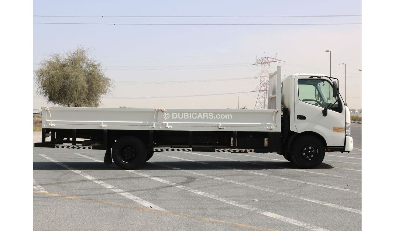 Hino 300 2017 | HINO 300 TRUCK - DSL - MANUAL TRANSMISSION WITH GCC SPECS AND EXCELLENT CONDITION