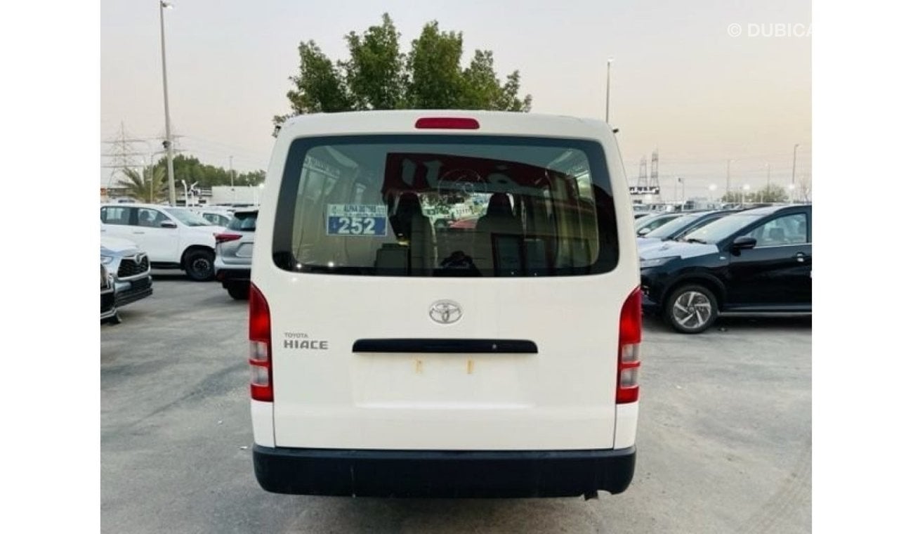 تويوتا هاياس Toyota Hiace Delivery VAN 2.5L Diesel M/T