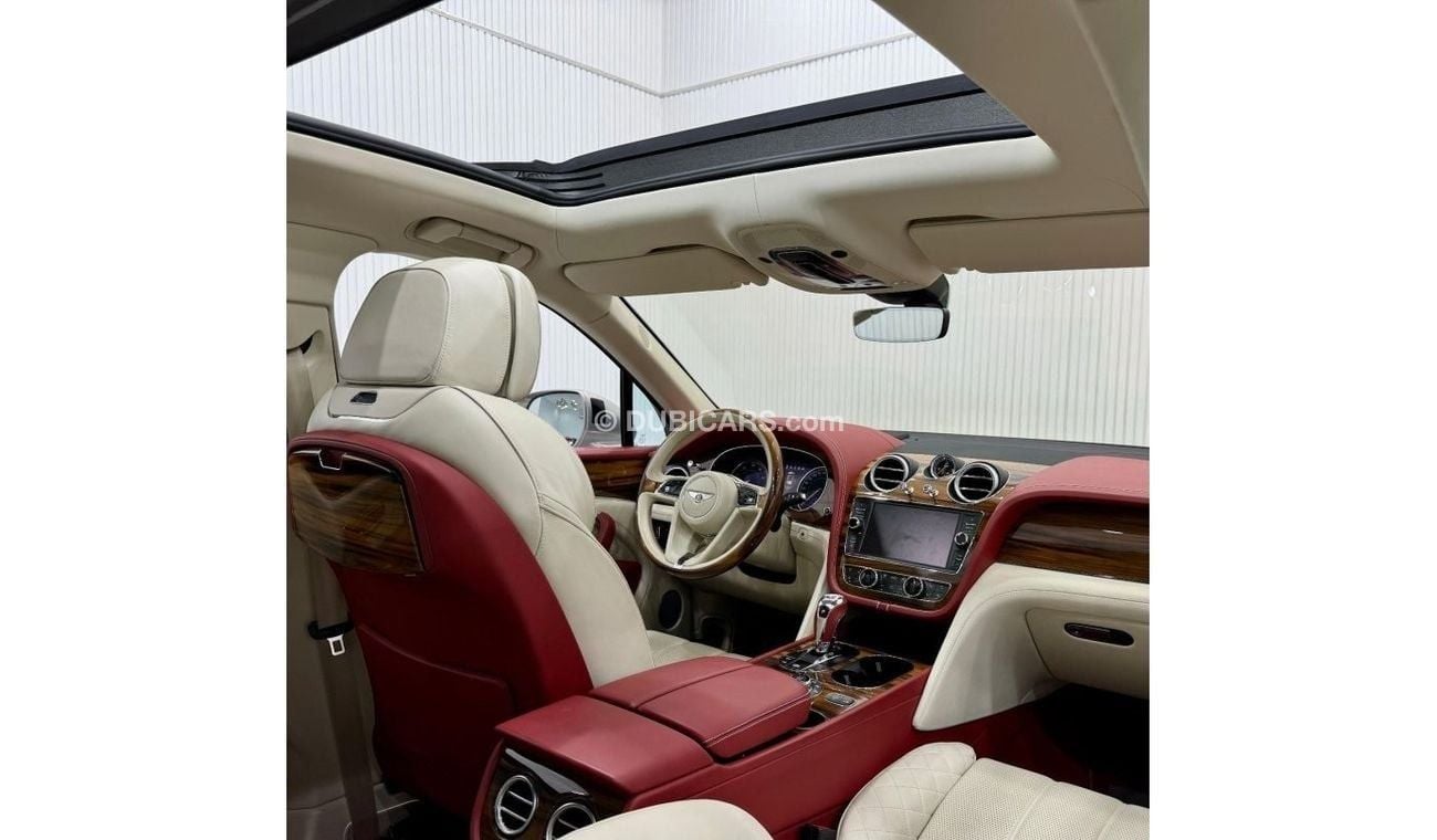 Bentley Bentayga W12 AWD 2019 Bentley Bentayga W12, Warranty, Full Service History, Full Options, GCC