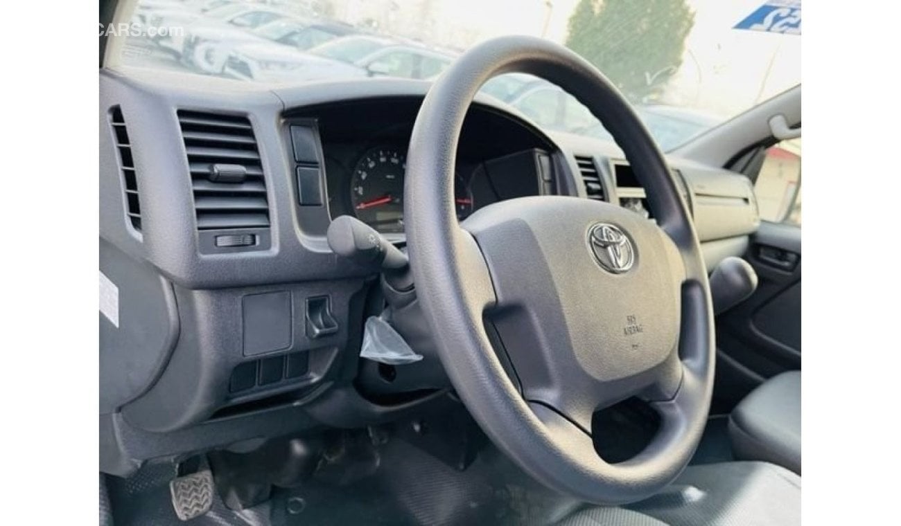 تويوتا هاياس Toyota Hiace Delivery VAN 2.5L Diesel M/T