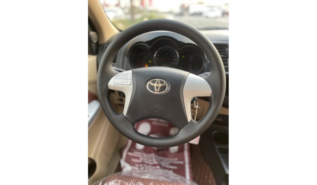 Toyota Fortuner Toyota fortuner EXR 2014 V4 2.7 left hand drive