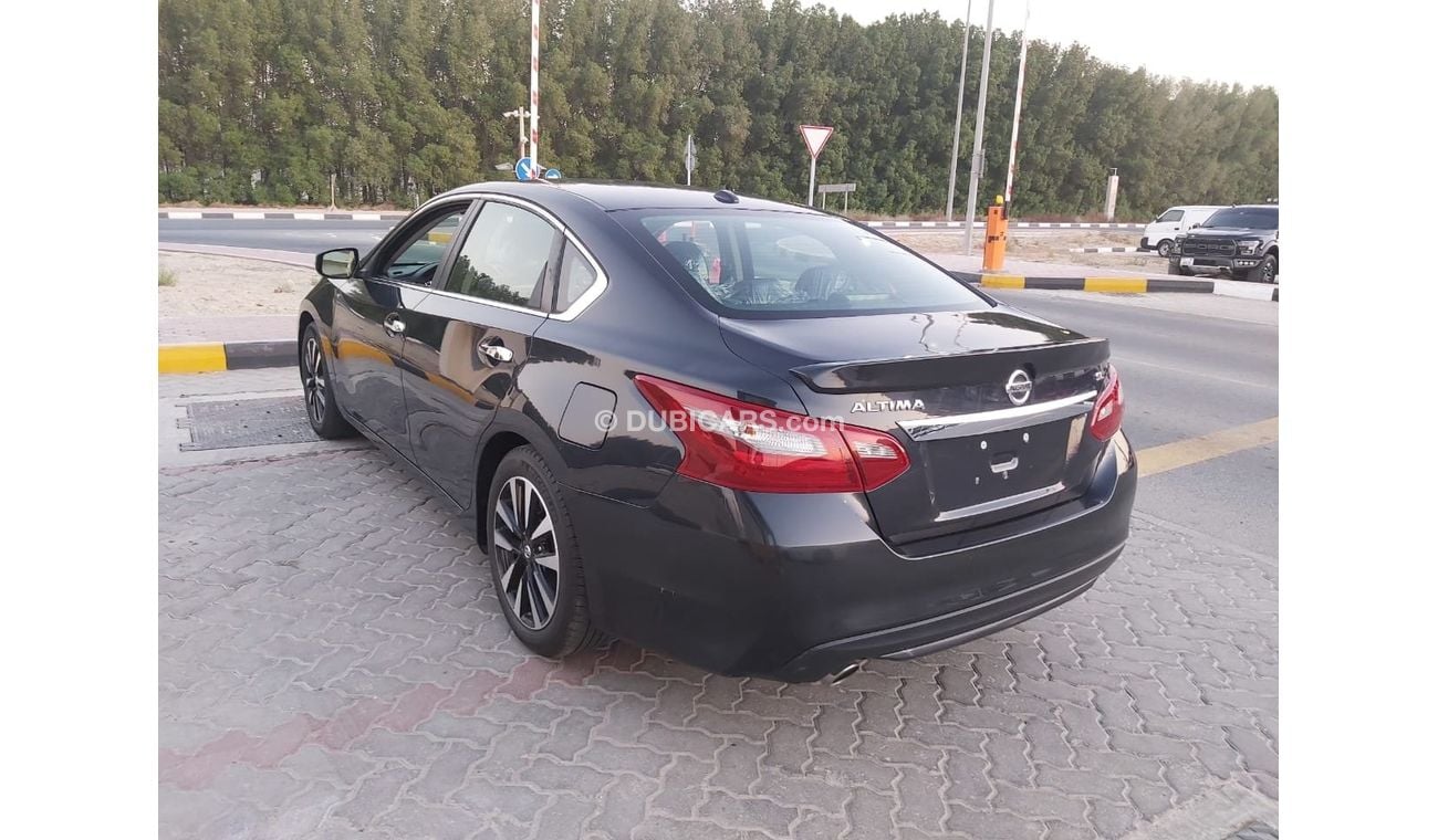 Nissan Altima SL Very Clean Car