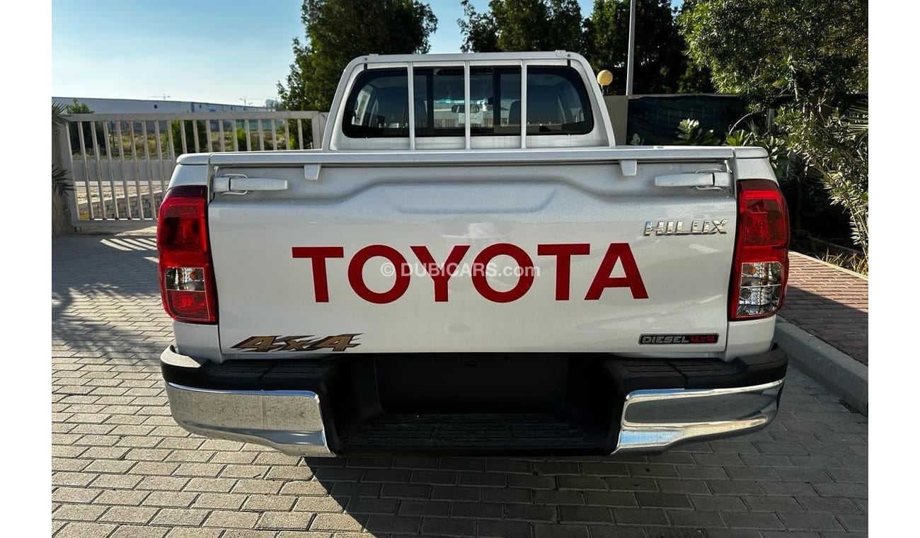 Toyota Hilux 2024 Toyota Hilux Power Window 6-Seater 2.4L 4-Cyl Diesel M/T 4x4 Only For Export