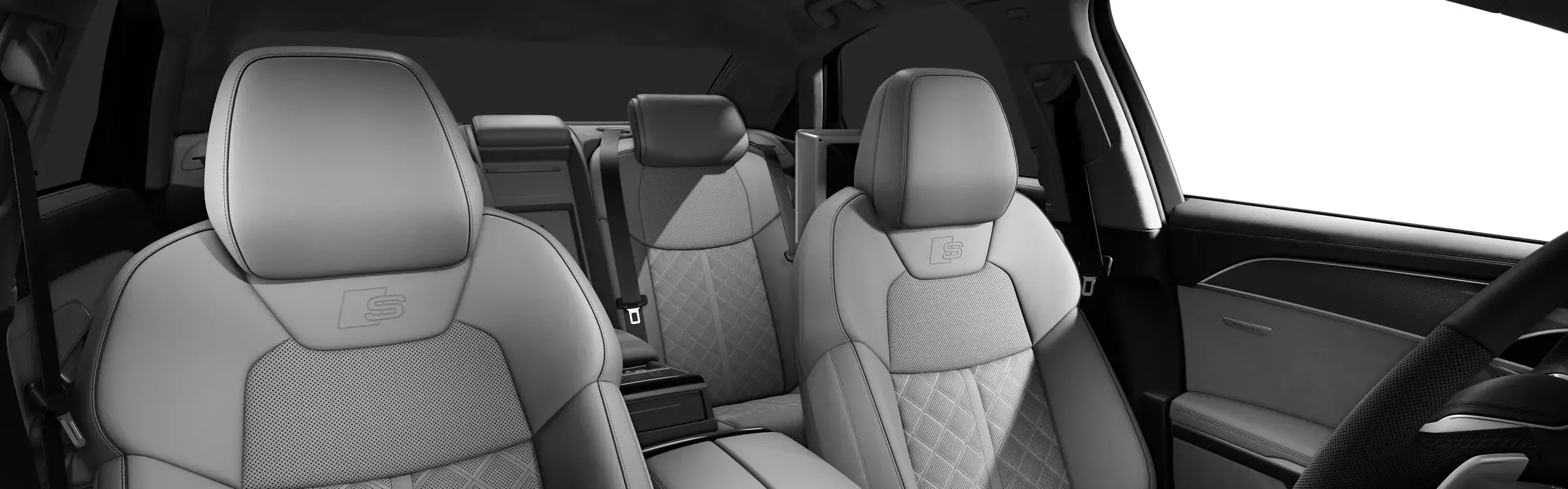 أودي S8 interior - Seats