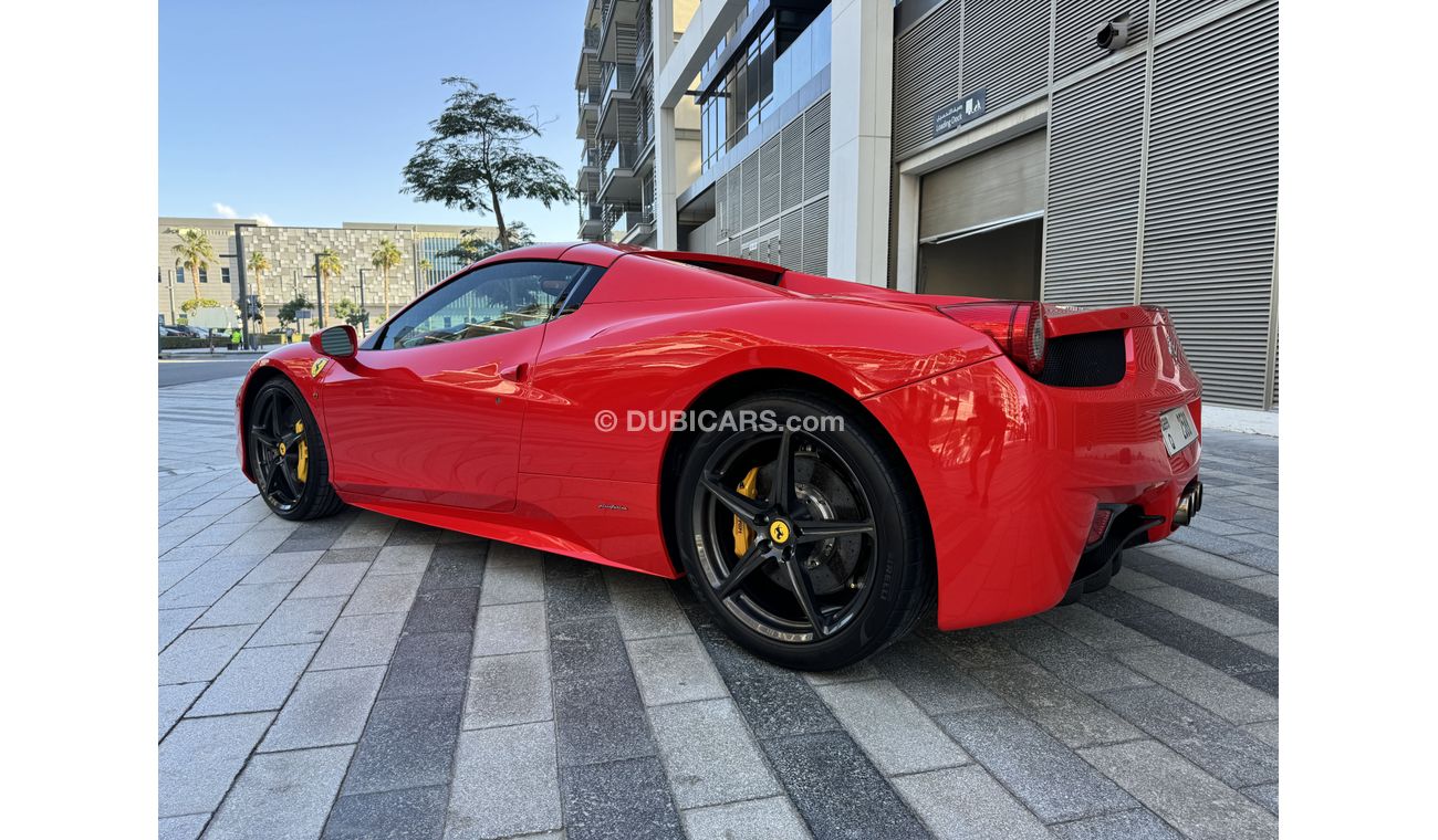 Used Ferrari 458 Spider 2013 for sale in Dubai - 702107