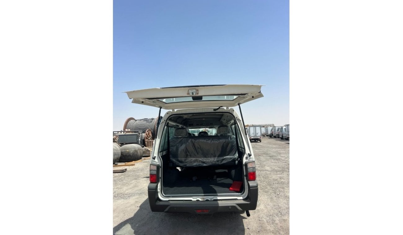 CMC D 260 CMC Veryca- Window Van -8 seater/ 2.4L 2WD