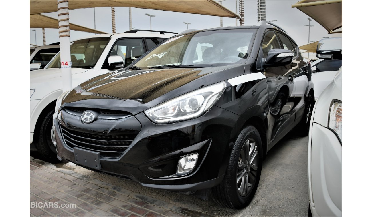 Hyundai Tucson 2015 BLACK GCC 0 KM PANORAMA NO PAIN NO ACCIDENT PERFECT