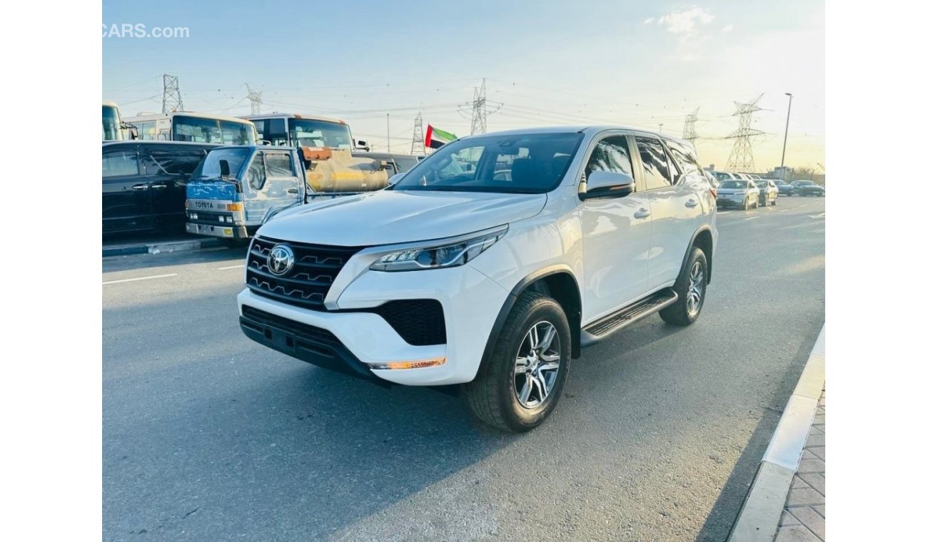 تويوتا فورتونر Toyota Fortuner 2022 V4  2.8 Diesel Right Hand Driver