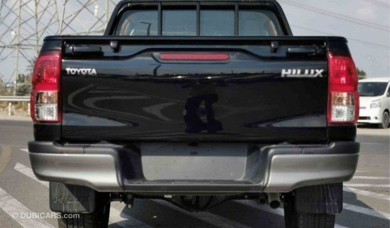 تويوتا هيلوكس HILUX 2.4L MED OPTION DIESEL