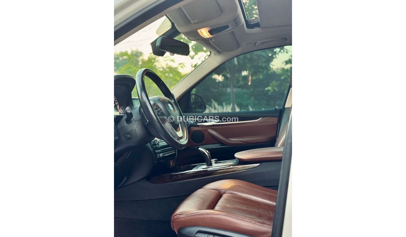 بي أم دبليو X5 50i Luxury 4.4L (5 Seater)