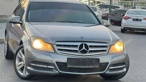 مرسيدس بنز C200 In excellent condition and requires no expenses