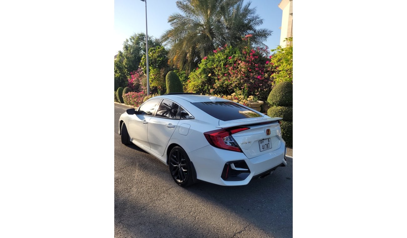 Honda Civic Si Engine	1.5 L 205 hp (153 kW) L15B7 I4 VTC turboTransmission	6-speed manual with helical limited-s