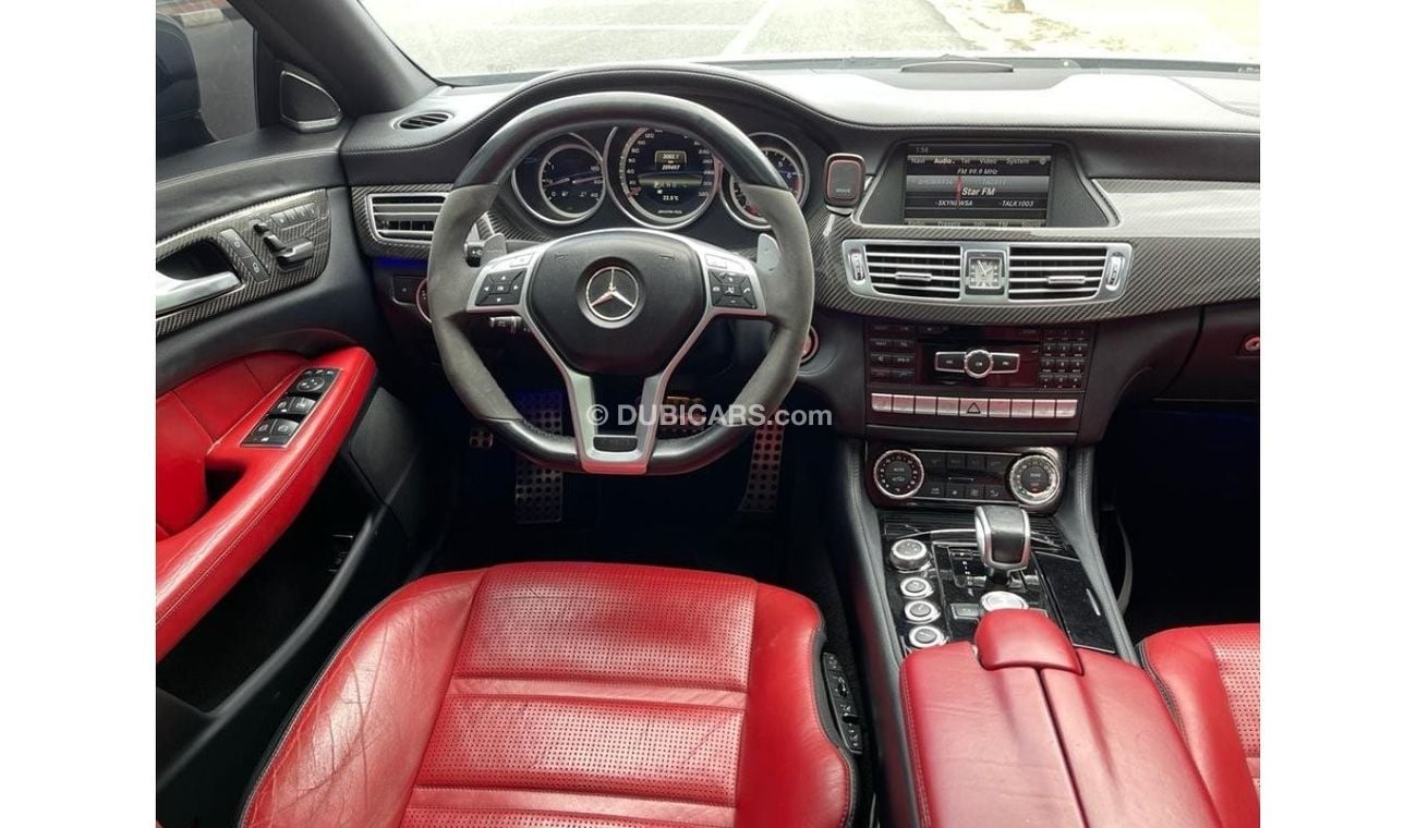 مرسيدس بنز CLS 63 AMG مرسيدس CLS 63 ///AMG موديل 2013 خليجي مسرفس كامل وبحالة ممتازة جدا ما يحتاج ايا شي  فول كاربون فايبر