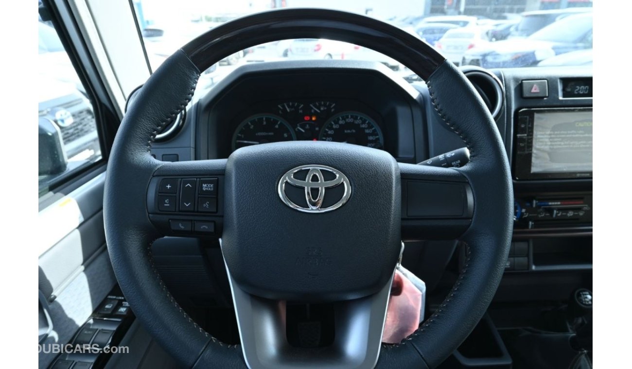 Toyota Land Cruiser Hard Top Toyota Land Cruiser Hard Top, 4.5L V8 Turbo Diesel Manual Transmission, Model 2024