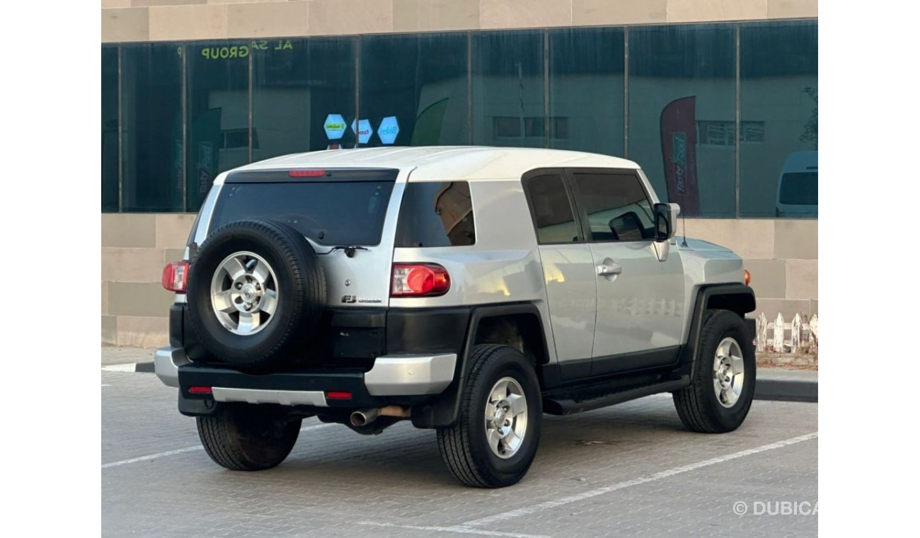 Toyota FJ Cruiser خليجي