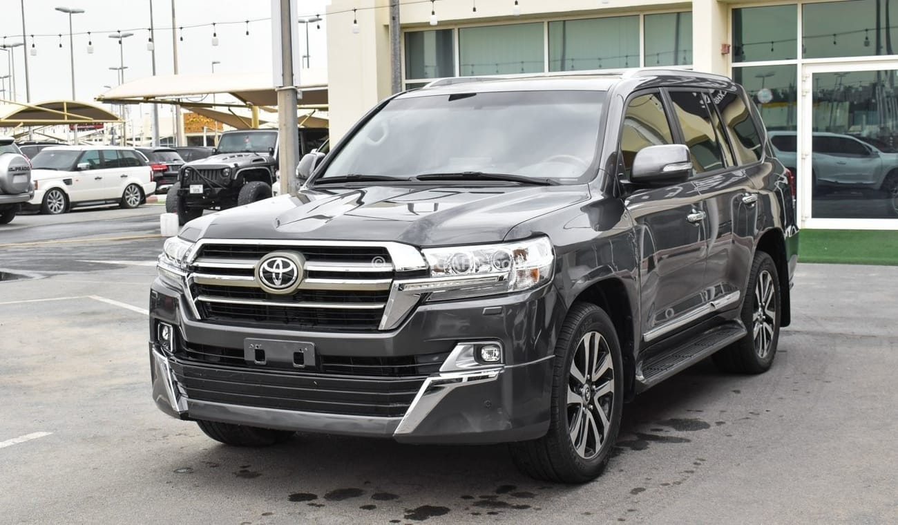 Toyota Land Cruiser GXR V8