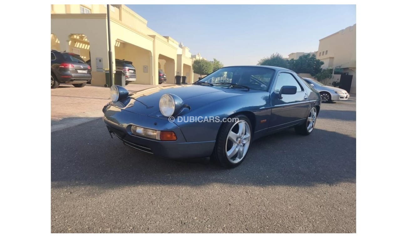 Porsche 928