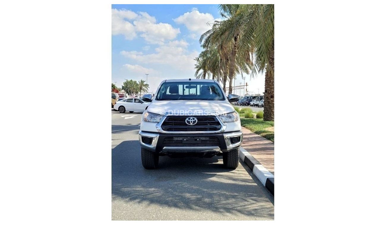 تويوتا هيلوكس Toyota Hilux 2.7L Petrol Automatic Mid Option 2024