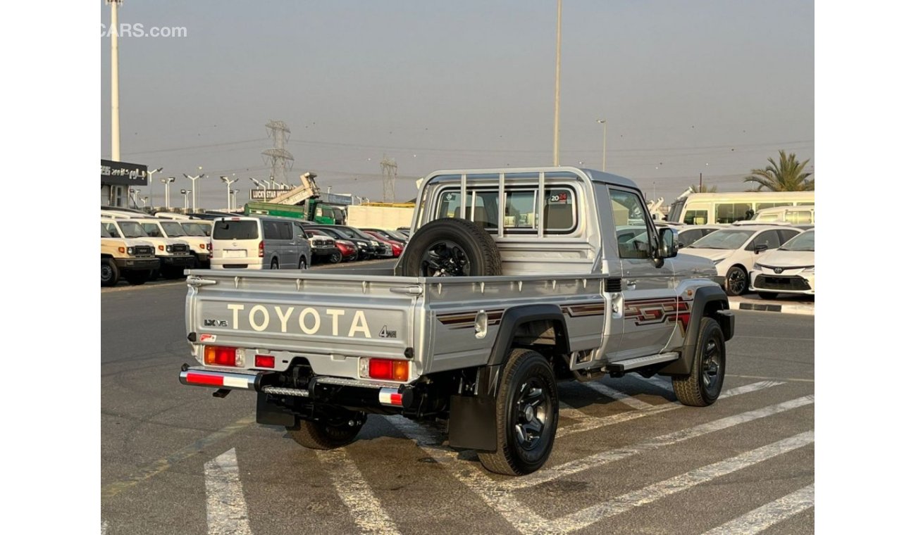 تويوتا لاند كروزر بيك آب LC79 SC PICKUP 4.0L PTR AT