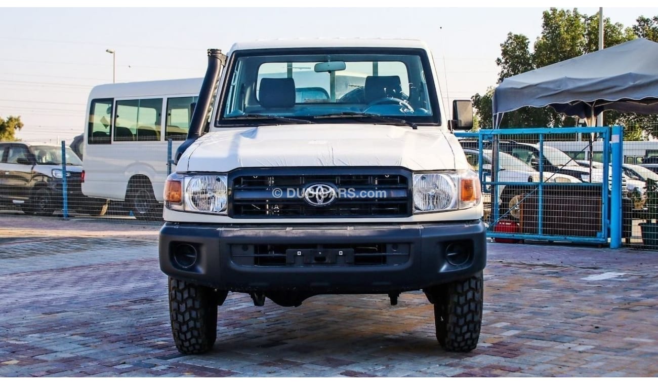 تويوتا لاند كروزر بيك آب 79 4.2L V6 DIESEL MT