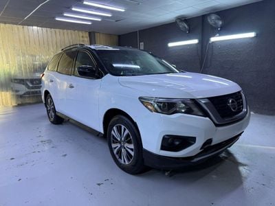 Nissan Pathfinder S 3.5L (260 HP) FWD