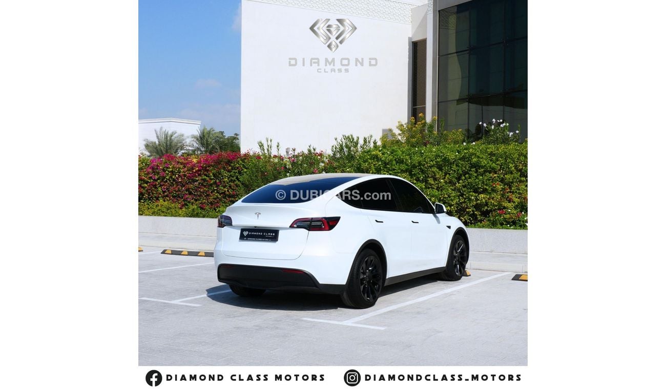 تسلا موديل Y Tesla Model Y White interior Auto Pilot  2024 GCC  Warranty  Tesla UAE