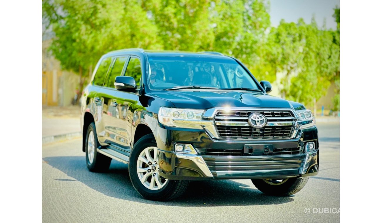 تويوتا لاند كروزر Sahara 2019 V8 RHD Diesel Full Options