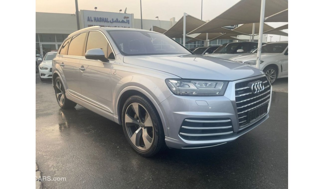 Audi Q7 45 TFSI quattro S-Line Audi Q7 TFSI QUATTRO 45 SLINE