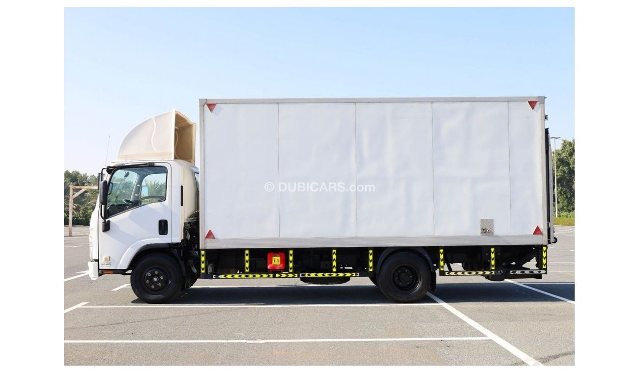 Isuzu NPR | Insulated Box | Long Chassis with Bar Cargo Lift ( Tail-Lift ) | GCC