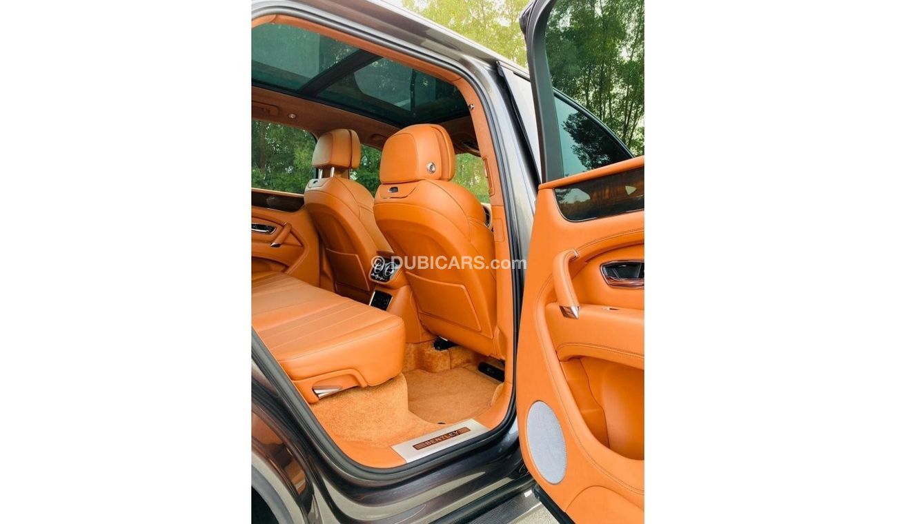 Bentley Bentayga V8 BENTLEY BENTAYGA GCC 2019 SERVICE HISTORY  CARBON FIBER EDITION