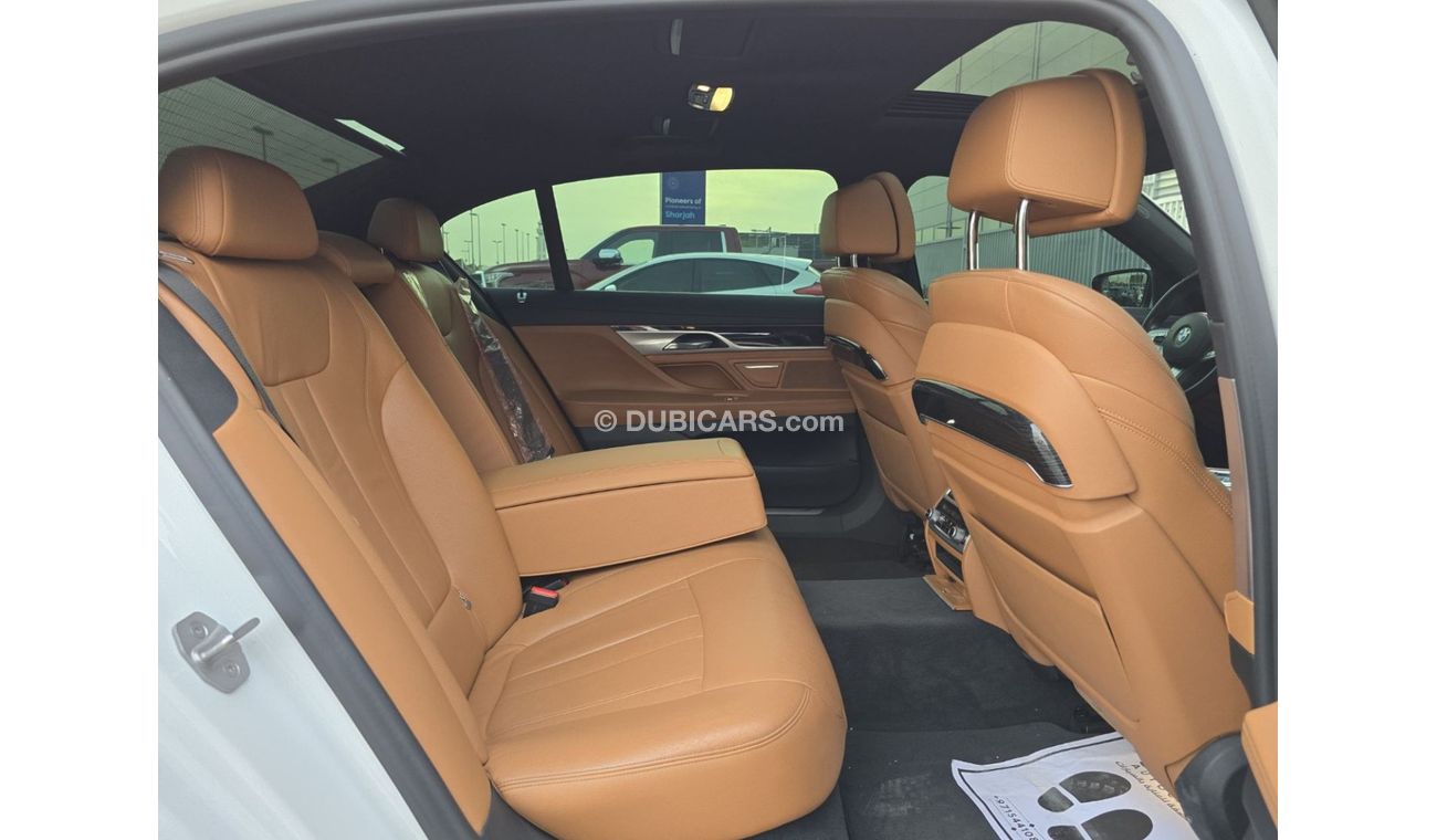 BMW 730Li Exclusive 2.0L BMW 730LI 2018 GCC ACCIDENT FREE // PERFECT CONDITION IN SIDE OUT SIDE