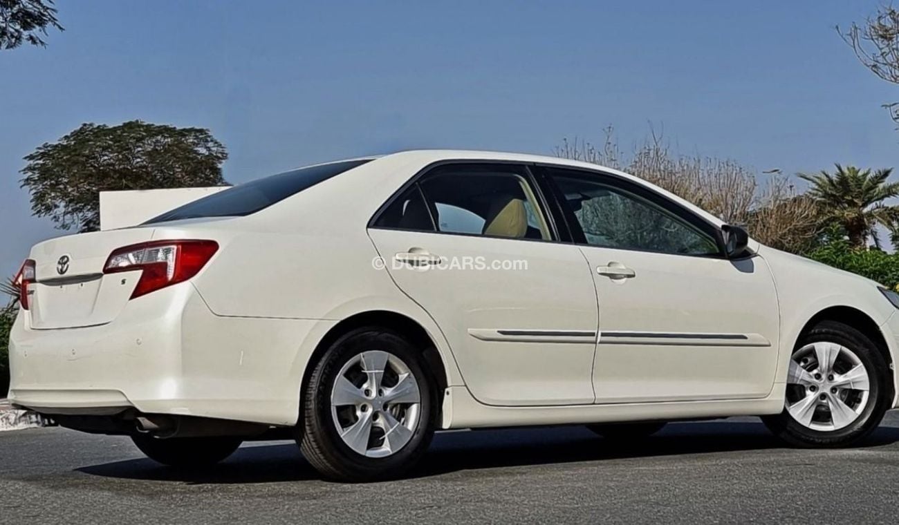 Toyota Camry Premium 2.5L-4CYL Original Paint - 103,000km - Perfect in and out