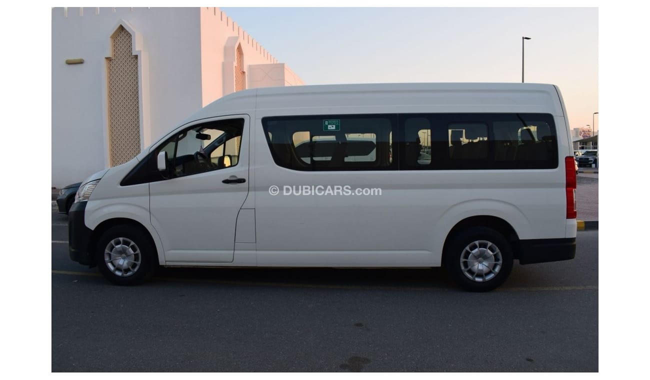 Toyota Hiace Commuter GL High Roof Toyota Hiace Highroof Bus 3.5 L, A/T, model:2019. Only done 72000 km