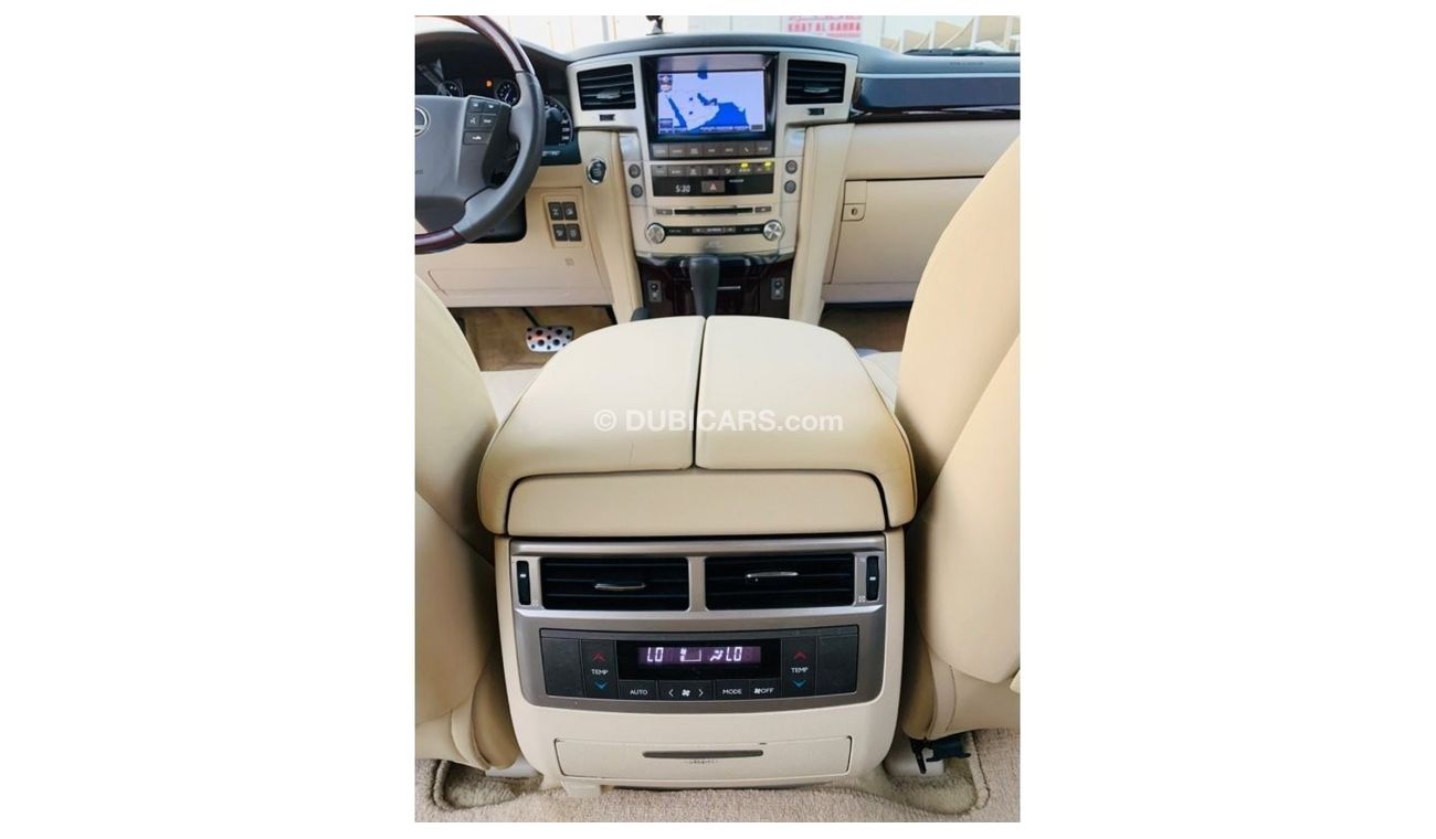 Lexus LX570