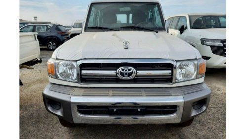 Toyota Land Cruiser Hard Top Land cruiser Hard Top 4.0L Petrol 6 Cylinders 3 Doors