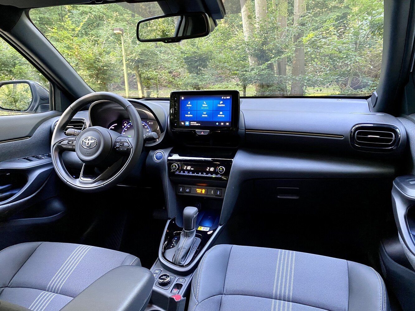 Toyota Yaris Cross interior - Cockpit