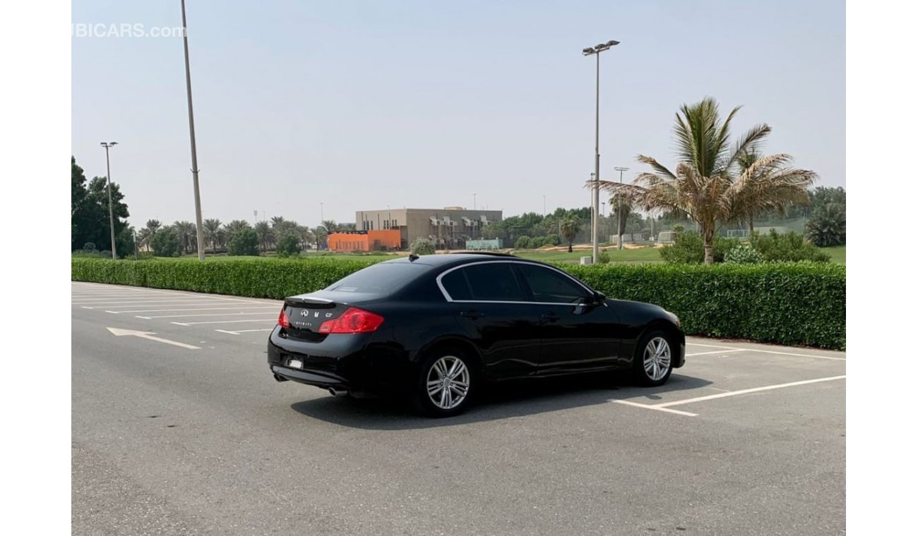 إنفينيتي G37 السياره بحاله جيده جدا لا تحتاج إلى أي مصاريف