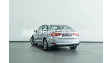 أودي A3 2019 Audi A3 30 Tsfi 5 Year Audi Warranty 4 Year Audi Service Pack للبيع 82 000 درهم رصاصي فضي 2019