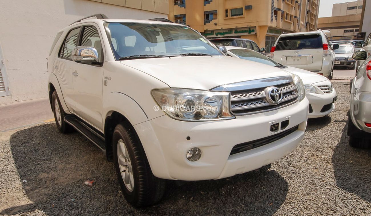 Toyota Fortuner SR5 4.0 V6