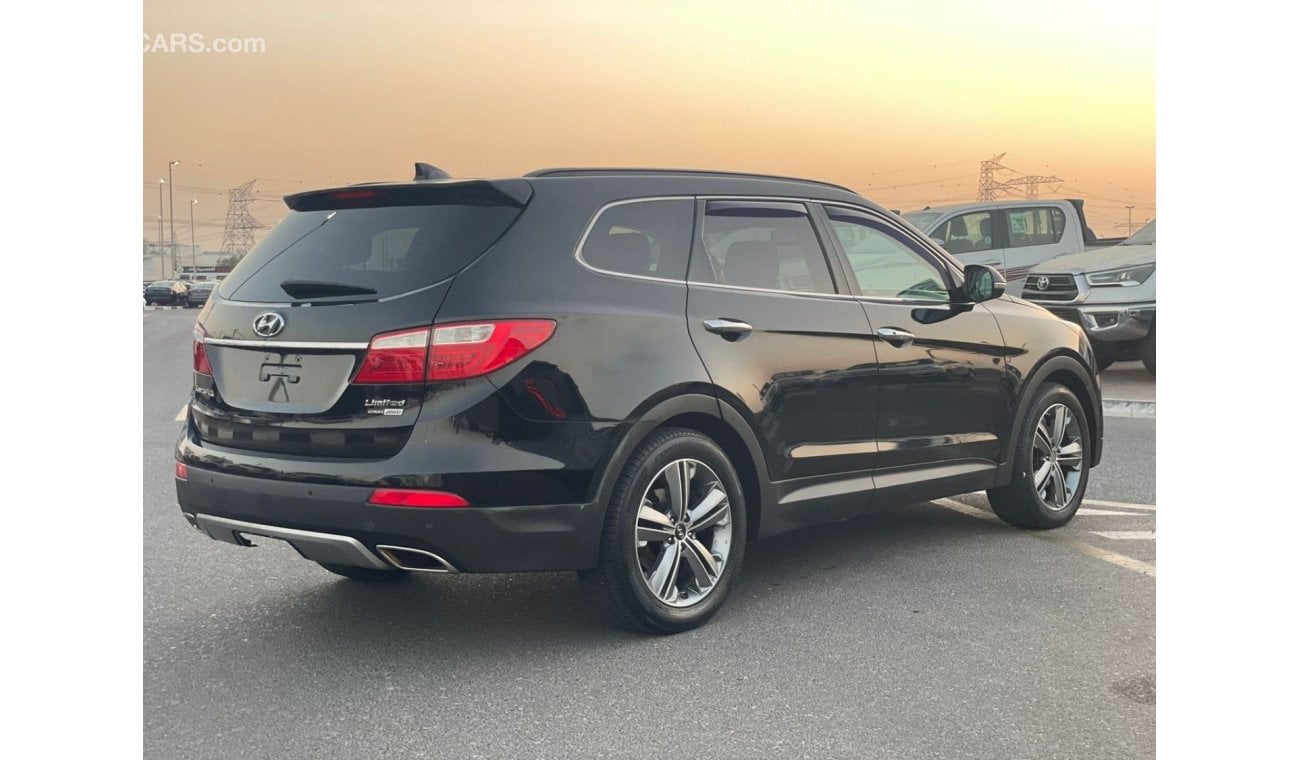 Hyundai Santa Fe 2015 Hyundai Santa Fe Ultimate Limited Edition Full Option - 3.3L V6 - AWD 4x4 - 7 Seater Full Panor