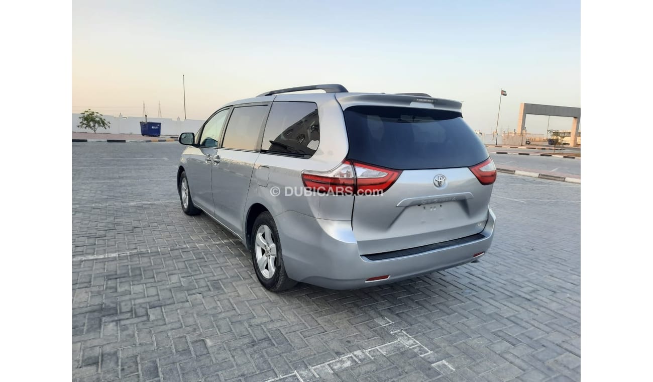 Toyota sienna dubai